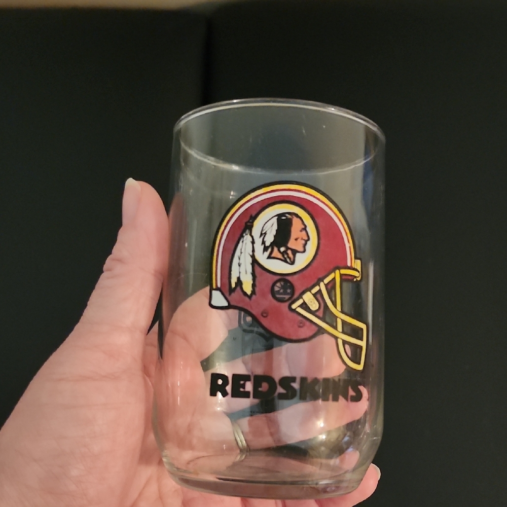Redskins Logo Glass Tumbler